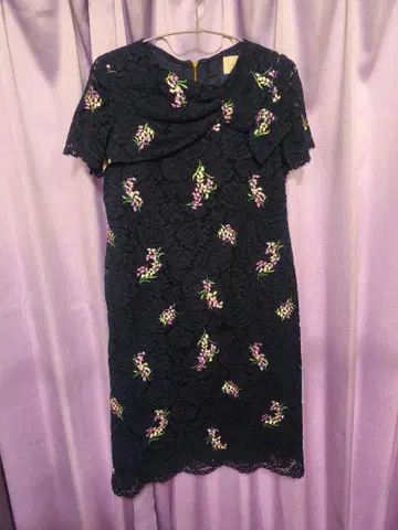 새상품급 로즈 티아라 꽃무늬 자수 네이비 반팔 레이스 원피스 40