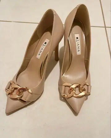 DIANA 베이지 스틸레토 하이힐