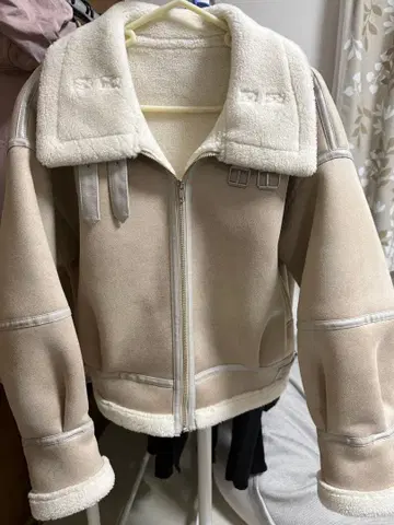 dazzlin 무스탕 코트 베이지