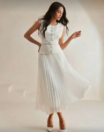 화이트 플리츠 플레어 스커트 S