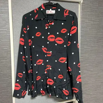 Aloha Blossom 립 프린트 셔츠