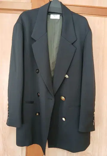 AMERI UND EMBELLISH PAPA JACKET