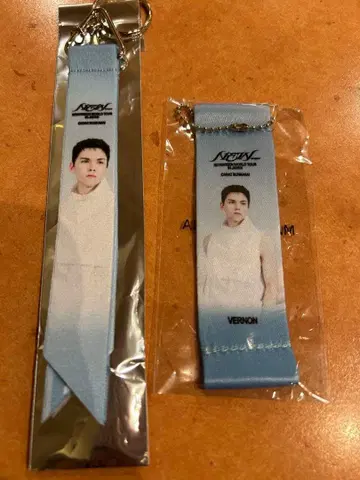 SEVENTEEN 버논 야바톤 캡슐 토이 플래그 키링