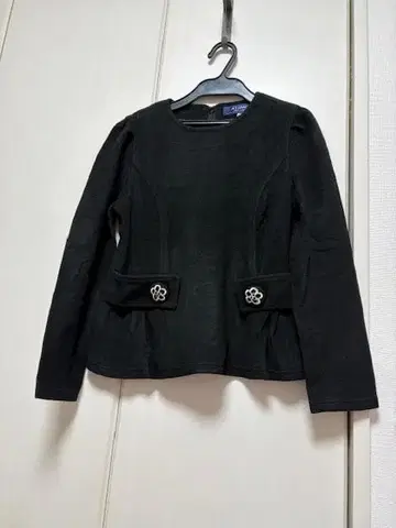 엠즈 그레이시(M'S GRACY) 까멜리아 버튼 상의