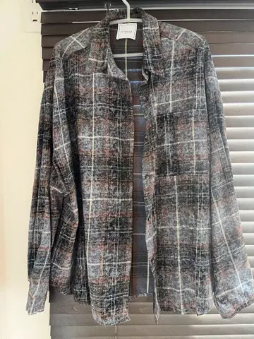 체크 무늬 긴팔 셔츠