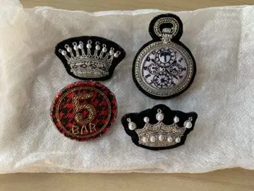 왕관 디자인 자수 브로치 4개 세트