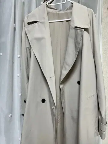 GU 오버 사이즈 트렌치코트