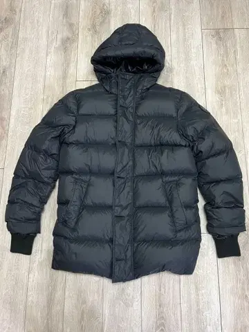 CANADA GOOSE 블랙 다운 자켓