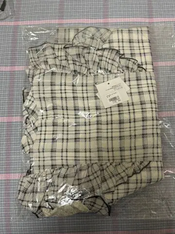 evelyn 멜로우 프릴 리본 블라우스