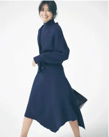 네이비 니트 원피스 (가디건 세트)