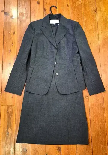 새상품급 Harrods 해롯 다크 그레이 원피스 수트 셋업