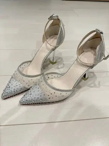 실버 비쥬 스틸레토 하이힐