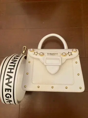 새상품 SAMANTHA VEGA 화이트 숄더백