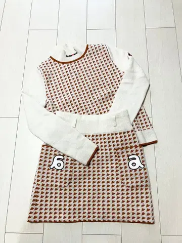 새상품급 아르치비오(archivio) 니트 풀오버 스커트 사이즈 36