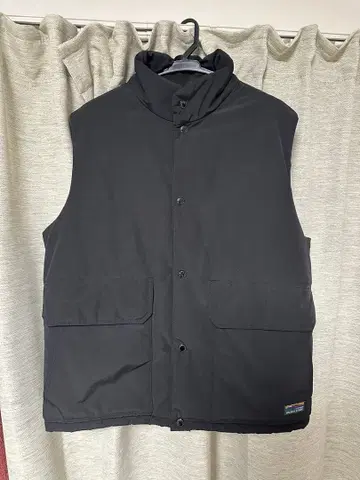 FREAK'S STORE 블랙 다운 베스트