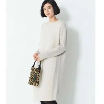 23구 캐시미어 블렌드 페더 콤비 원피스 38 하자 있음