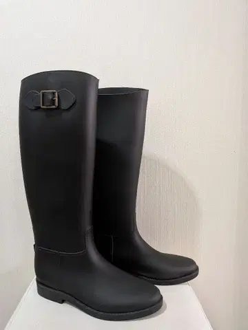 미사용 블랙 버클 롱 레인부츠