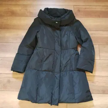 TAKASHIMAYA 후드 부착 블랙 다운 자켓