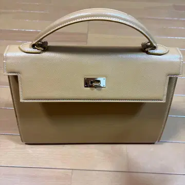 베이지 플랩 핸드백