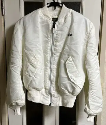 ALPHA INDUSTRIES MA-1 L 사이즈 화이트
