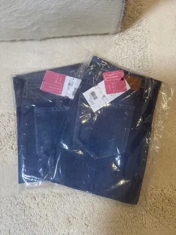 와코루 카르손 청바지