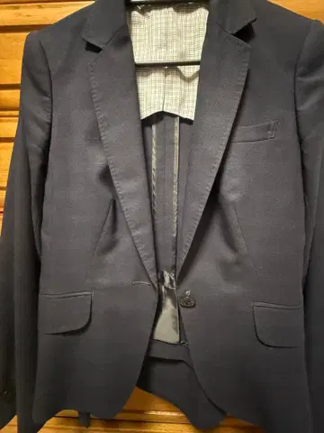 LES MUES 네이비 싱글 브레스 재킷과 스커트 세트