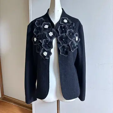 via faburrica 꽃 모티브 노카라 자켓 블랙