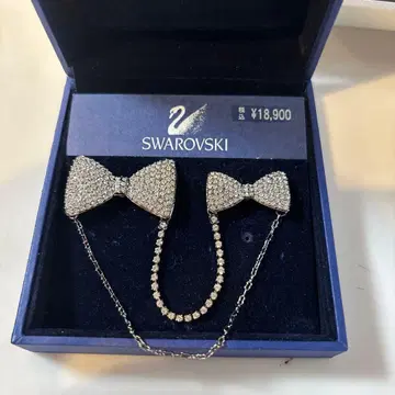 SWAROVSKI 리본 브로치