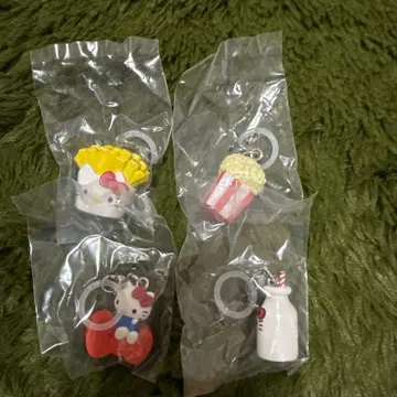 헬로키티 메지루시 참 4종 세트