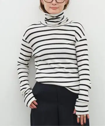 두지엠 클라세 리브 니트 터틀 보더 니트