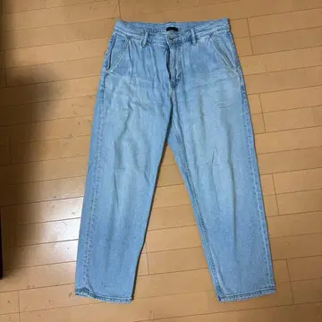 라이트 블루 스트레이트 데님 팬츠