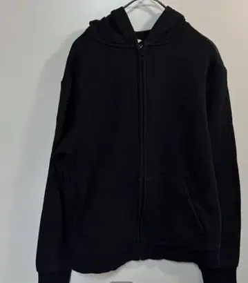 후드 부착 후드티 블랙