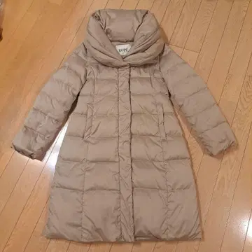 ROPE 베이지 다운 코트