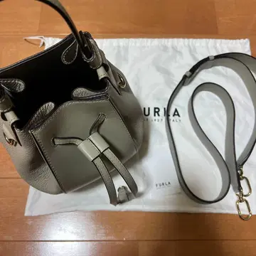 FURLA 그레이 숄더백 드로우 스트링
