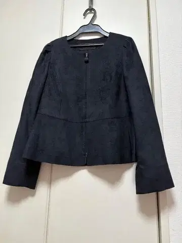 TO BE CHIC 노카라 자켓 & 스커트 셋업