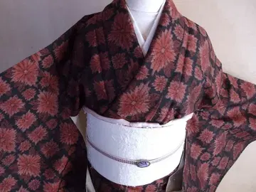 미사용  기모노 (꽃 무늬) 화장 66,5 순수 실크 새상품급