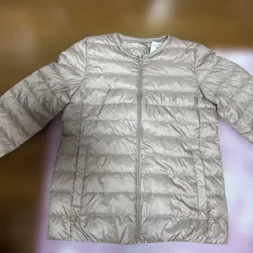 베이지 퀼팅 다운 자켓