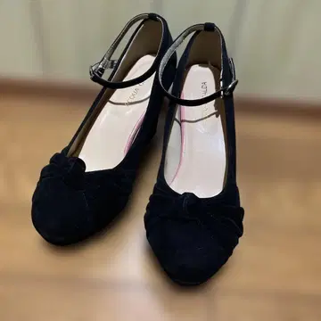 블랙 스웨이드 하이힐 펌프스