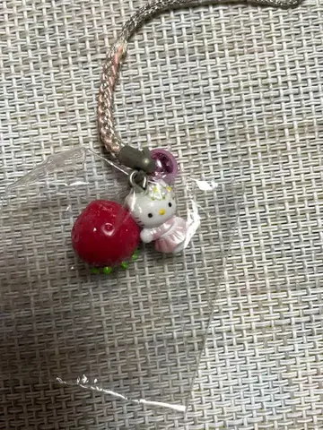 헬로키티 딸기 스트랩 페어리