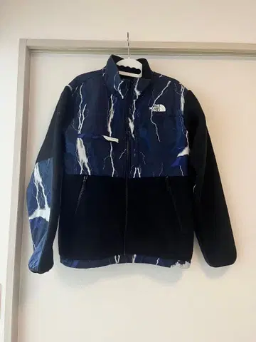 [ 새상품급 ] THE NORTH FACE 번개 무늬 플리스 자켓