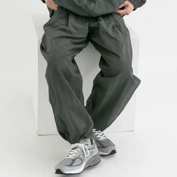 그레이 와이드 팬츠 경량 소재