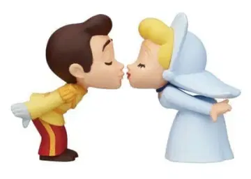 디즈니 프린세스 해피 엔딩 키스 피규어 신데렐라