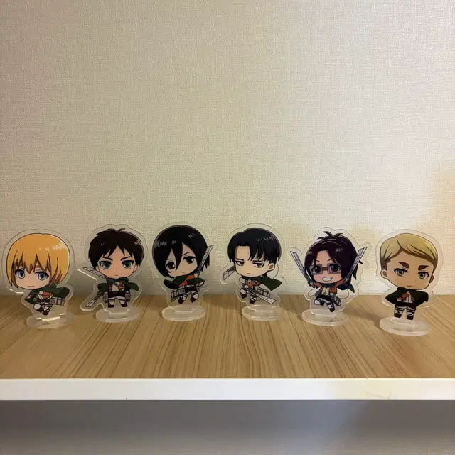 진격의거인 진격거 아크릴스탠드 리바이 한지 에렌 미카사 아르민