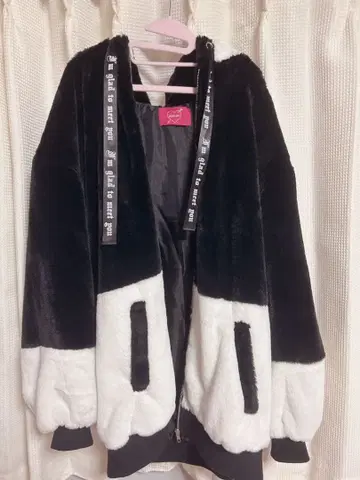 에이엔케이 아우터