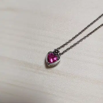 저스틴 데이비스 리버서블 핑크 크라운 목걸이