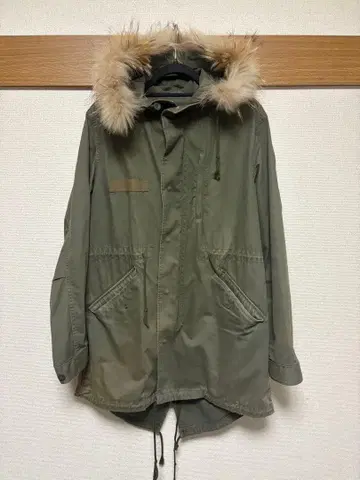 퍼 달린 모즈 코트 goa 계열