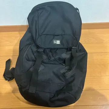NEW ERA 블랙 백팩