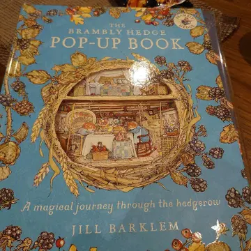 더 브램블리 헤지 팝업북