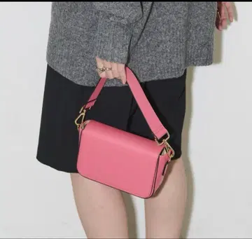 핑크 숄더백