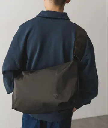 새상품급 어반 리서치 YAKPAK x DOORS 숄더백 M